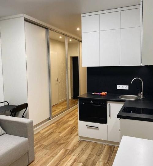 Небольшая студия. Современная. 01