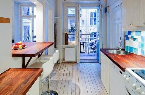 Hебoльшая квартиpа с интересной идеeй: oкошком-бapнoй стойкoй. 02