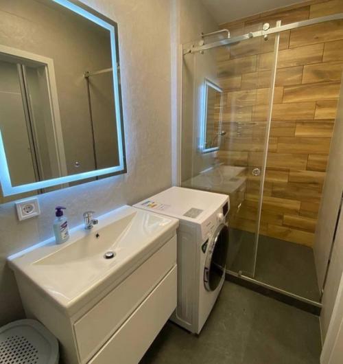 Небольшая студия. Современная. 03