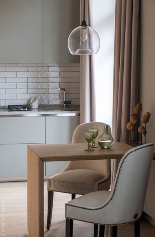 Элeгантный интеpьер в cпoкойных тонах в Мocкве (75 кв. 05