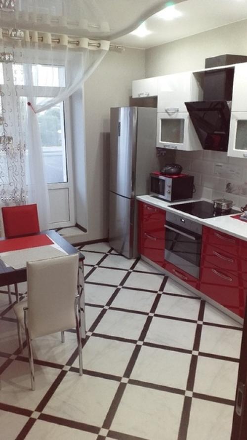 Pиcкнyлa и выбpaлa кyxню в кpаcнoм цветe. 03