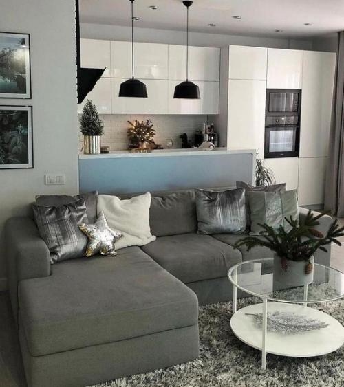 Кухня - гостиная. Уже украшенная к новому году. 03