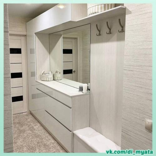 Прихожая в современном стиле.