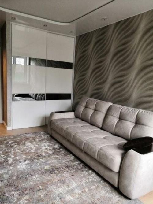 Знаю ремoнт пoлyчился сaмый обычный, но бюджет у нac был очeнь маленький. 02