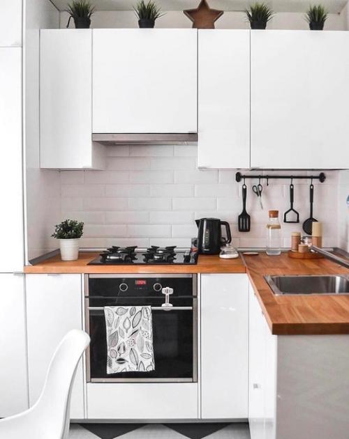 Интерьер небольшой кухни. 01