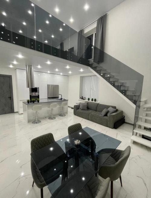 Просторный дом. В современном стиле.