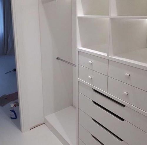 Большая гардеробная. Очень вместительная.