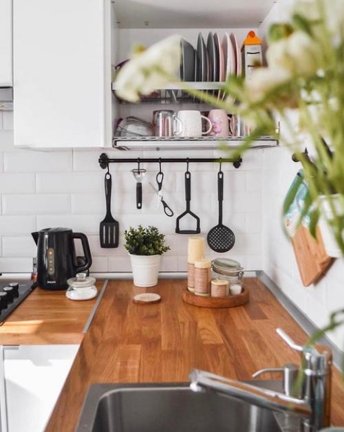 Интерьер небольшой кухни. 03