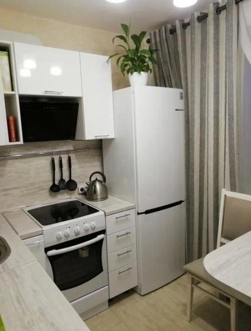 Кухня небольшого размера.