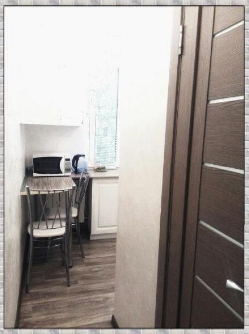 Небольшая кухня. В спокойных оттенках. 06