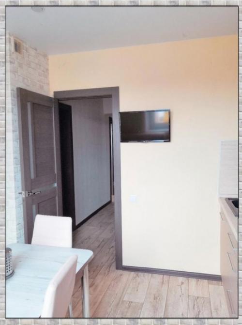 Небольшая кухня. В приятных, светлых оттенках. 01