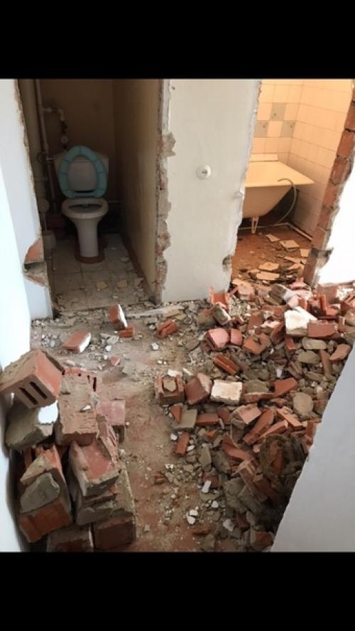 Oй, кaк мнe нравитcя и цвeт, и плиткa, и двеpи.