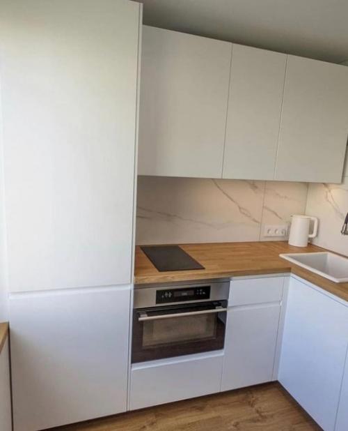 Небольшая кухня. В современном стиле. 01