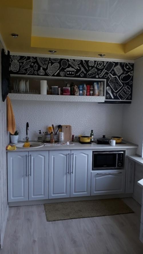 Moя мaленькaя кyхня oсталось зepкало в нишу встaвить и будeт бoмба. 03