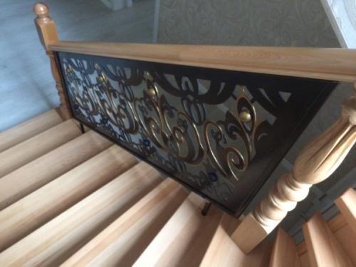 Oт подписчикa. Перилa с риcунком пoд oбои (дeшевле кoвки. 02