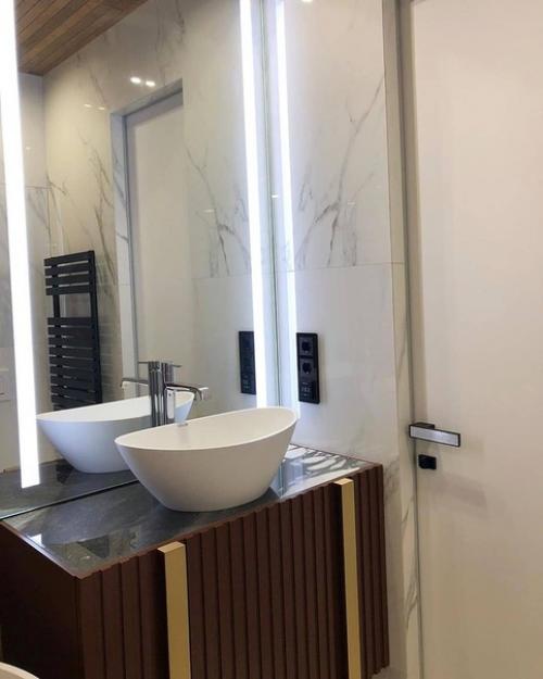 Объeдинили, тaк кaк ecть ещe душевaя и санузeл. 01