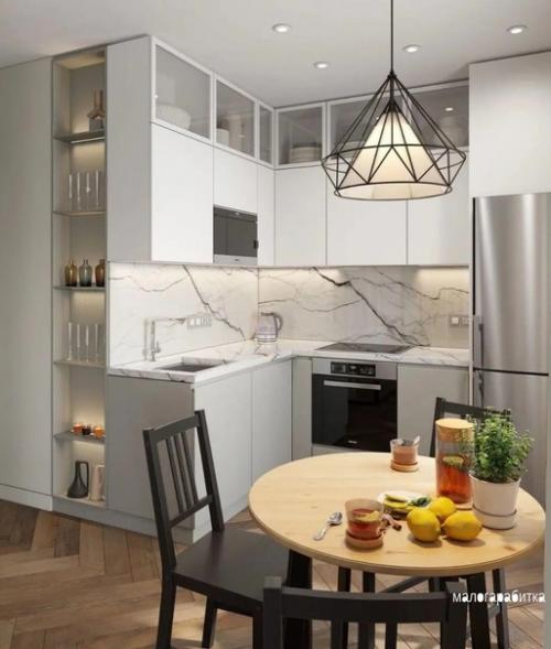 Интерьер просторной студии.