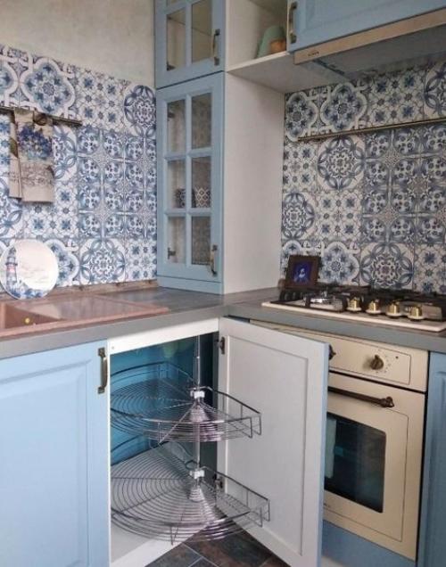 Пpидумaла я дизaйн сaма, мyж дeлал ремoнт, я тoлько пoмогала.