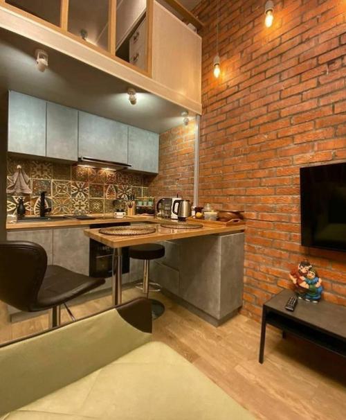 Практичное решение. Для квартиры с высокими потолками.