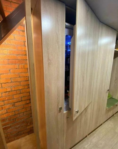 Практичное решение. Для квартиры с высокими потолками. 04