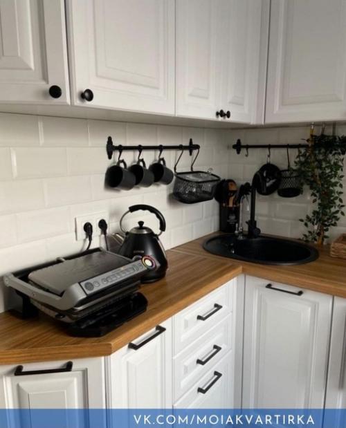 Небольшая кухня. Со всем необходимым.