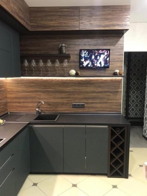 Современная кухня. С чёрным гарнитуром. 02