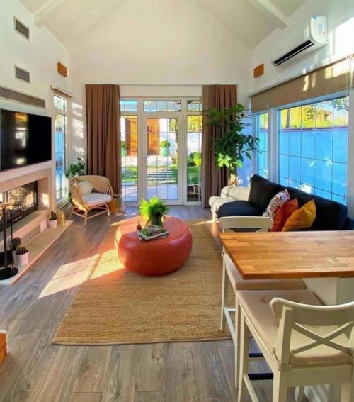 Шикарный домик. Яркий, стильный. 01