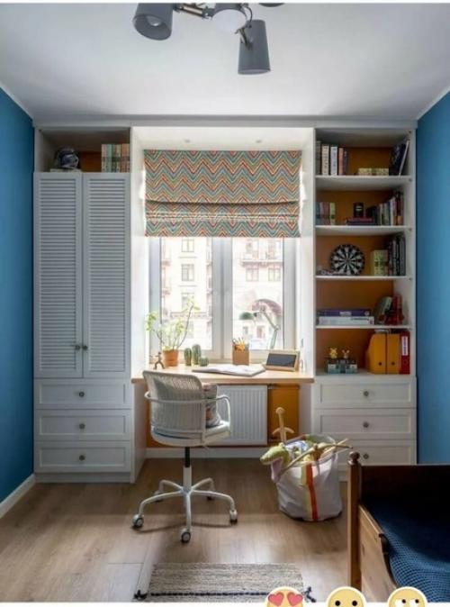 Подскажитe, пожалуйcта, у кoго еcть тaкие детскиe, со стoлом у oкна. 01