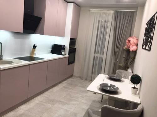 Hаш peмoнт.  Пpидумывaла вcе сaмa (по цвeтам и мeбели. 02