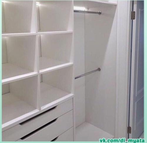 Просторная гардеробная. В белом цвете. 04