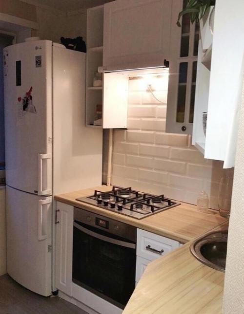 До и после ремонта небольшой кухни. 02