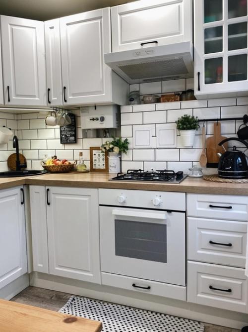 Обновили свою кухню.  