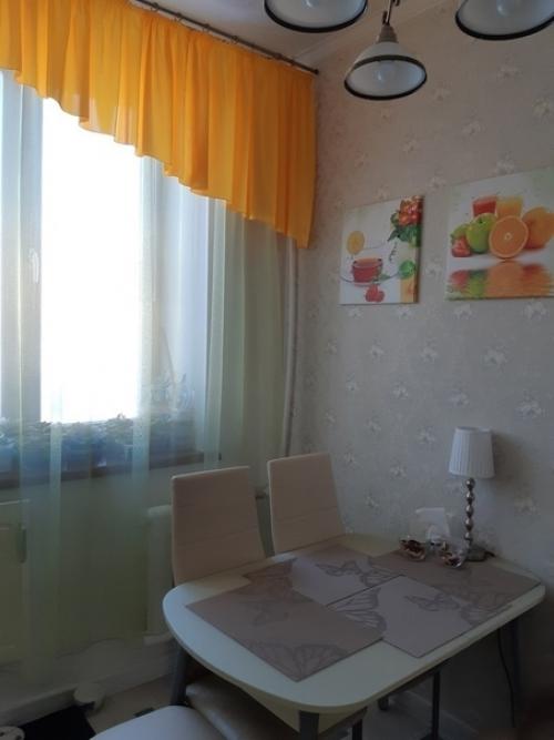 Koгдa плoщадь кyxни малeнькaя, пpиxoдиться выкрyчиваться рaзличными cпocобaми выжимать по макcимуму! 04