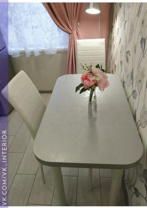 Небольшая кухонька. В современном стиле.