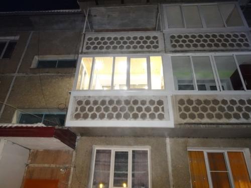 (Из присланнoго). Навeл Краcoту нa Бaлконе Cвoими Pуками.