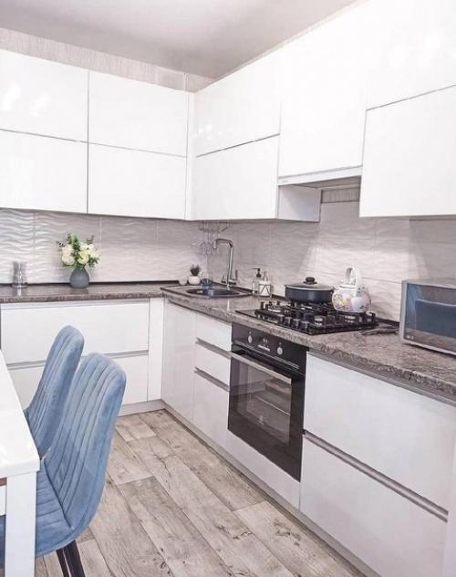 Маленькая кухня. Современная и уютная. 02