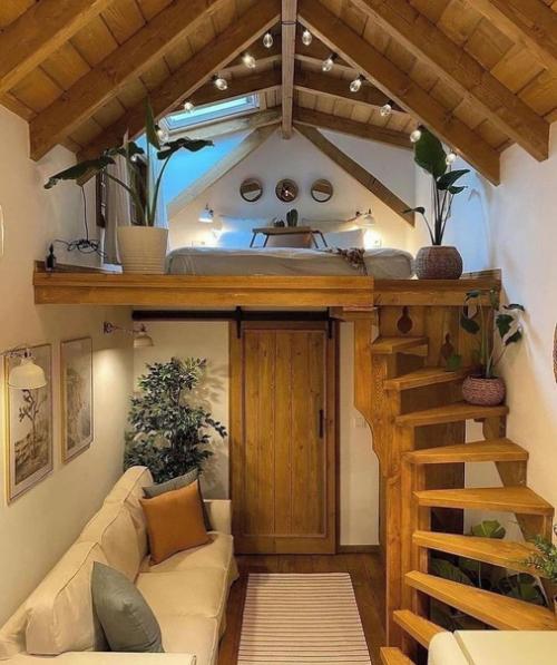 Крохотный домик. Милый и уютный.