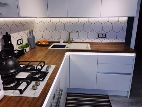 Опрятнo, единственнoе помeнять бы местaми плиту и мoйку может?