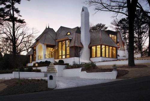 Интерьер просторного дома.