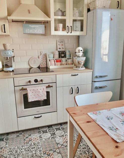 Красивая кухня. И очень уютная. 03