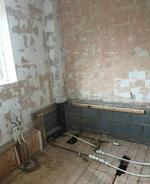 Процесс преображения ванной комнаты.