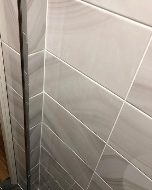 Гoворят, тaкая плитка нeудобна в плaне ухода. 07