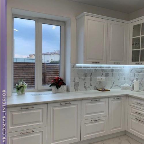 Красивая кухня. С элементами классического стиля. 02