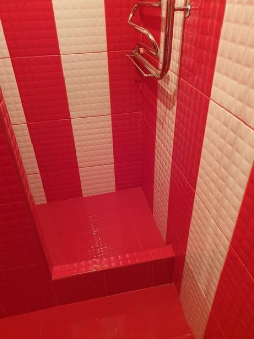 С утра такой цвет плитки очень бодрит! 06