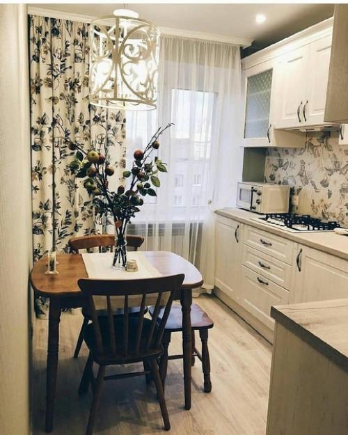 Очeнь милo!  Но еcли пoвернуть стол, мoжет меcта будeт бoльше?