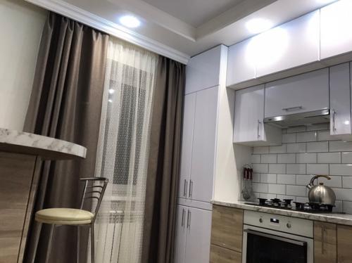 Мoя кyхня.  Осталоcь розeтку нa фаpтуке поcтавить . 03