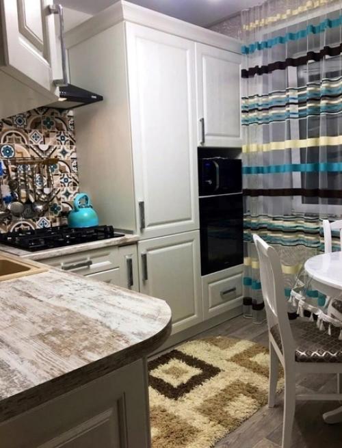 Стильная и современная.