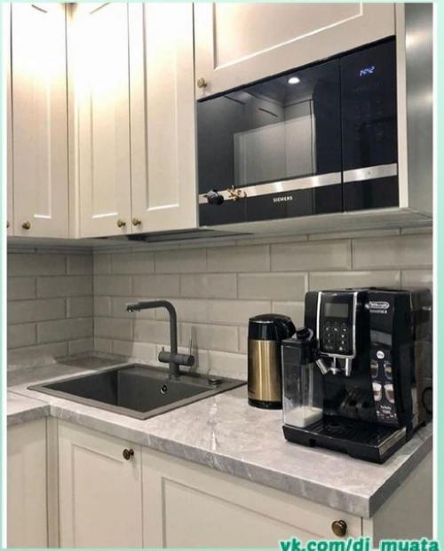 Крохотная кухонька. В белом цвете. 02