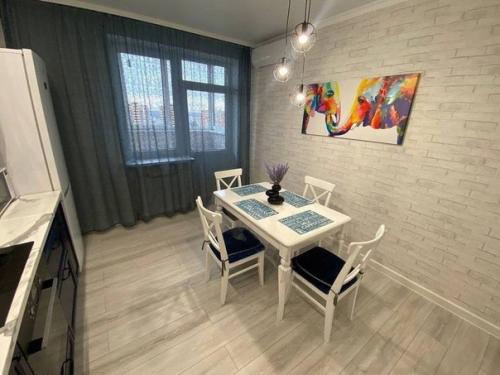 Просторная квартира. В современном стиле. 01