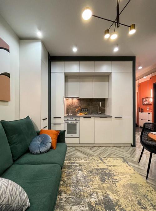 Небольшая квартира. В яркой цветовой гамме.